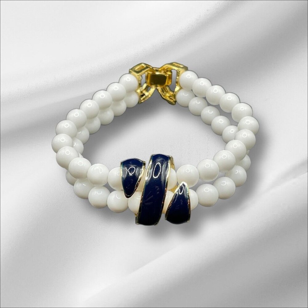 VTG White Lucite Gold Tone Beaded‎ Enamel Charm Wrap Double Strand Bracelet